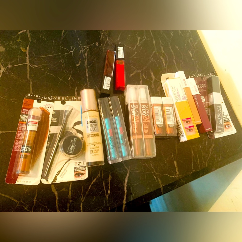Maybelline makeup lot